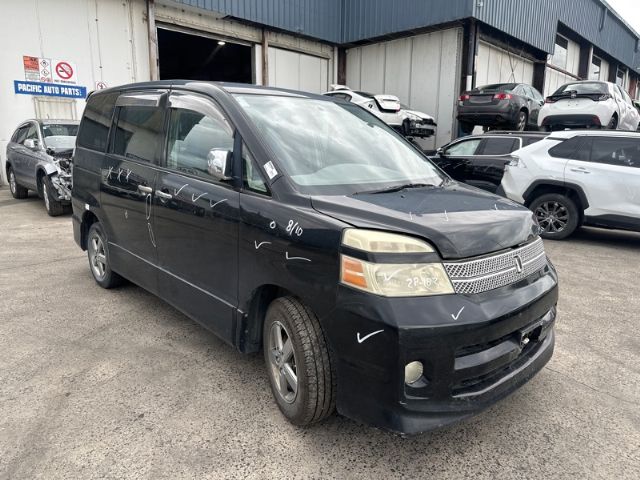 Toyota Noah/Voxy AZR60 2001-2007